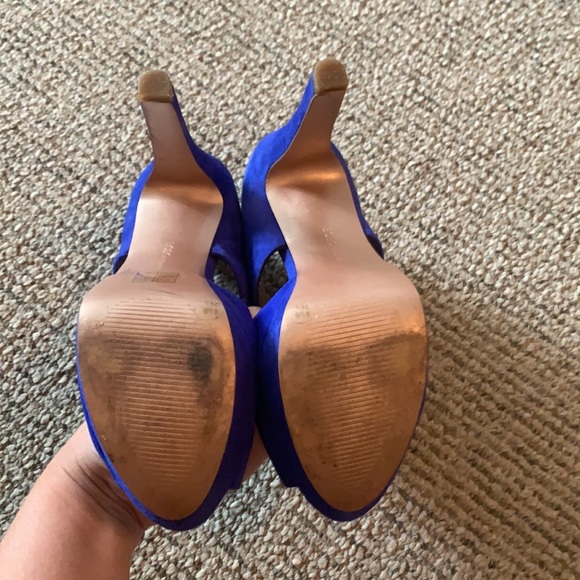 Blue suede Helara shoes. - Picture 3 of 6